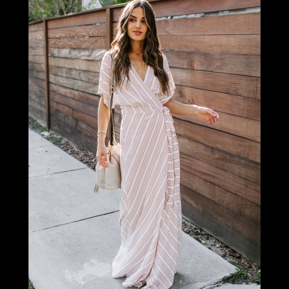 ✨VICI✨ PEPPERMiNT MAXI WRAP DRESS